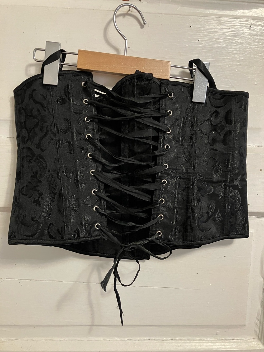 Like new. Great bustier - corset.  Sz 8. Black brocade with boning
